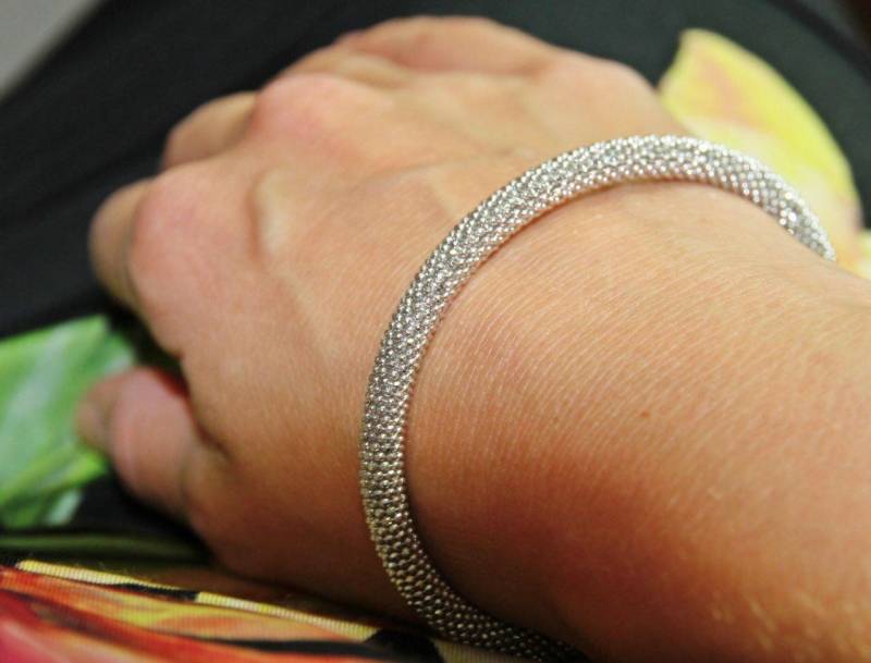 Wunderschönes Armband Aus Sterlingsilber Mit Diamanteffekt Und Einem Einfach Zu Handhabenden Magnetverschluss von KathisSilberschmuck
