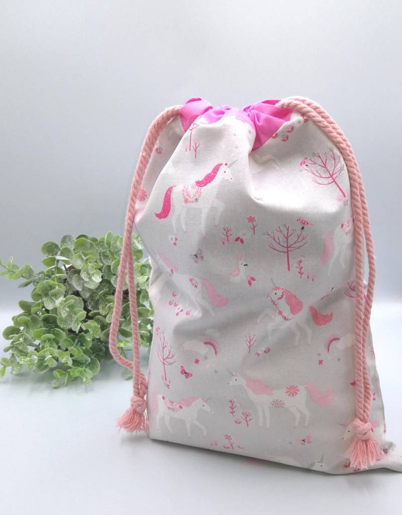Mädchen Einhorn Beutel Für Kita & Turnbeutelbeutel Mit Einhörnernbeutel Wechselkleidunggeschenk Kindergeschenk Schulkinder von Clarissimo