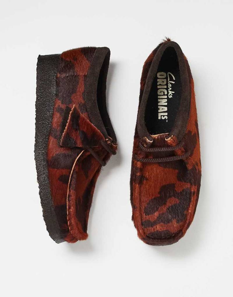 Clarks Originals - Wallabee - Schuh mit Kuhfleckenprint-Bunt Clarks Originals - Wallabee - Schuh mit Kuhfleckenprint-Bunt von Clarks Originals