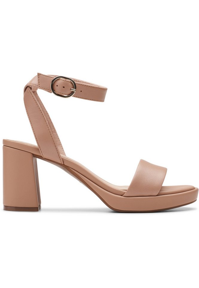 Clarks AmbyrLyn Bay Sandale mit stylischem Blocksabsatz von Clarks