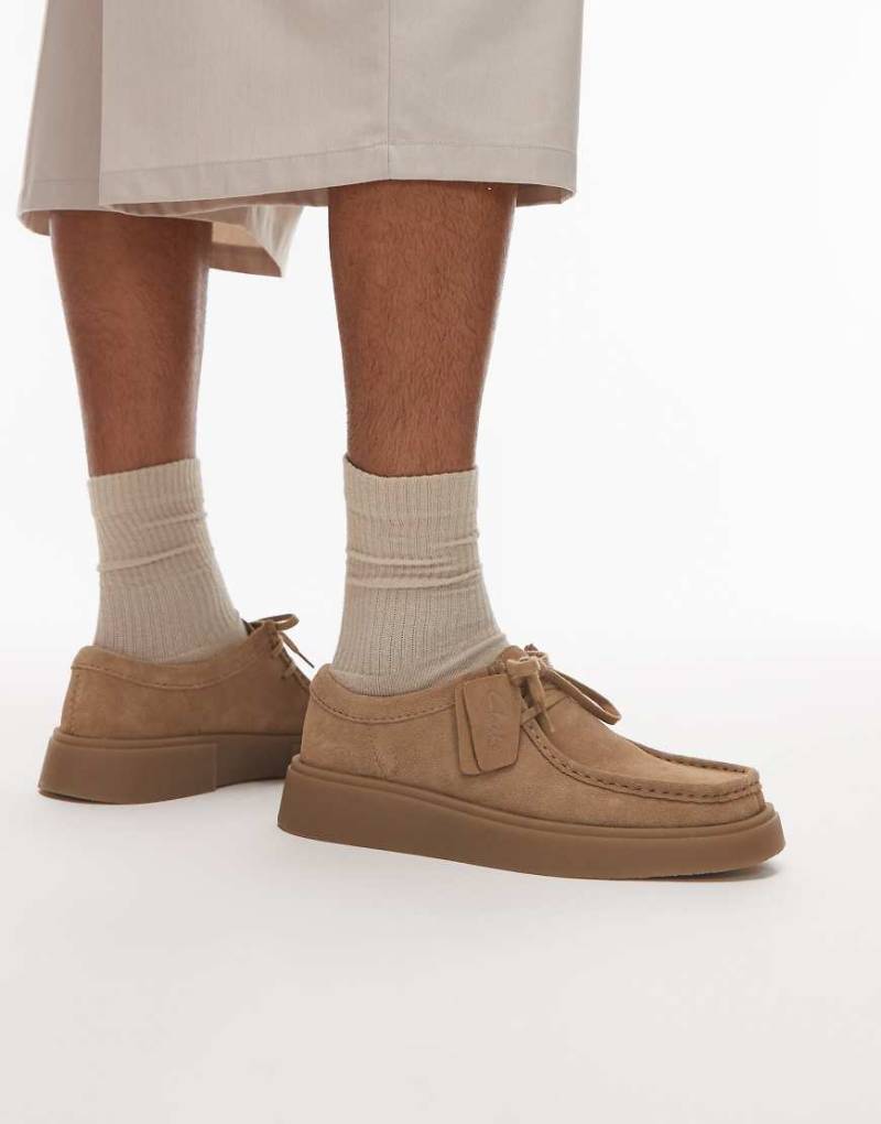 Clarks - Torview - Halbschuhe aus Wildleder in dunklem Sand-Weiß von Clarks