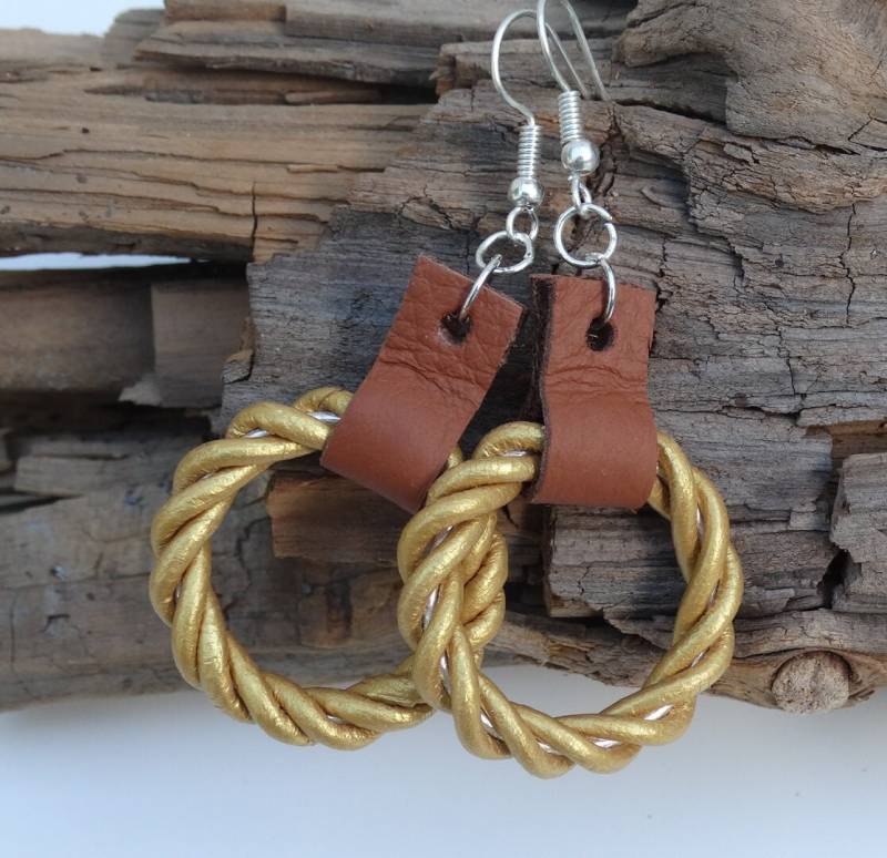 Schöne Gold/Braune Leder Ohrringe Boho-style in Rund von ClarksDodi