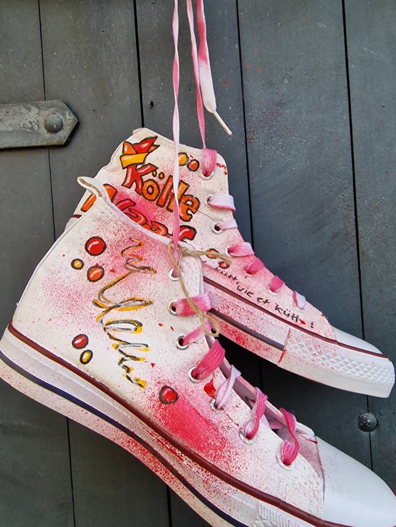 Turnschuhe Chucks Karneval Unikat Wasserfest Köln Wunschgröße von ClarksDodi