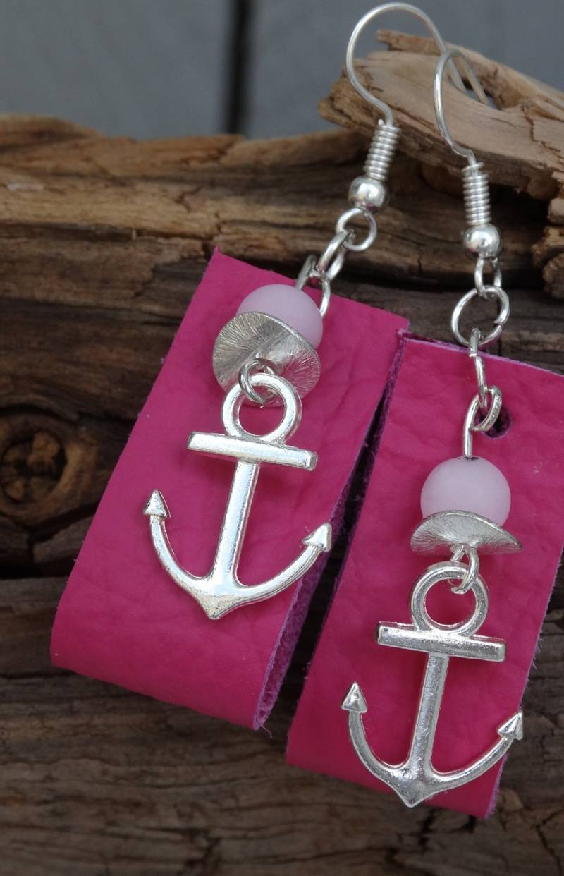 Wunderschöne Rosa Leder Ohrringe Mit Rosa Halbedelstein Anker in Silber Versilberte Scheibe von ClarksDodi