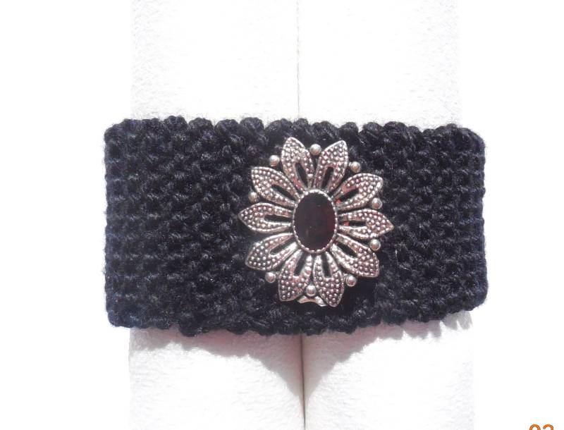 Handarbeit Stricken Stretch Manschette Armband Schwarz Woven Fiber Zinn Blütenmitte von Clasplady