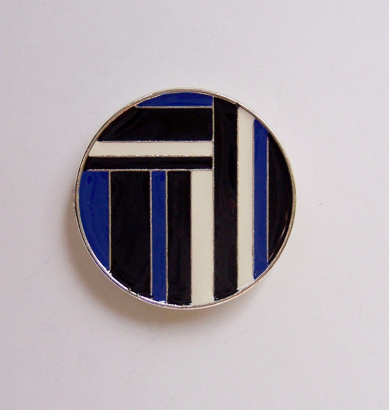 Magnet Brosche Clip Verschluss Pin Metall Schwarz Blau Weiß Geometrisch Rund Design Accessoire Schals Schal von Clasplady