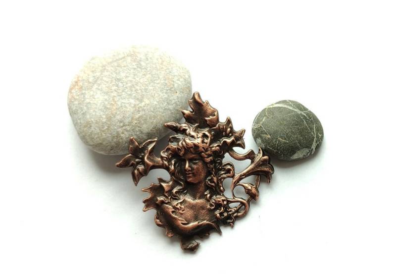 180015 - Damenkopf Jugendstil Stück in Antik Kupferfarben von ClassOfGlass