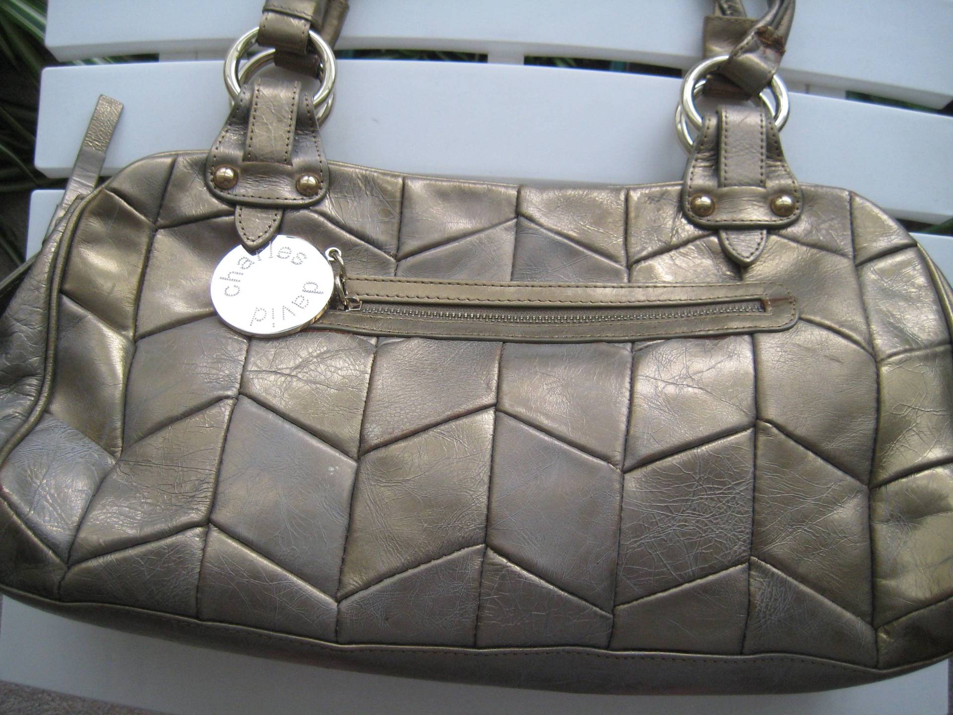 Gold Leder Slouch Tasche Von Charles David von ClassicBagsSP