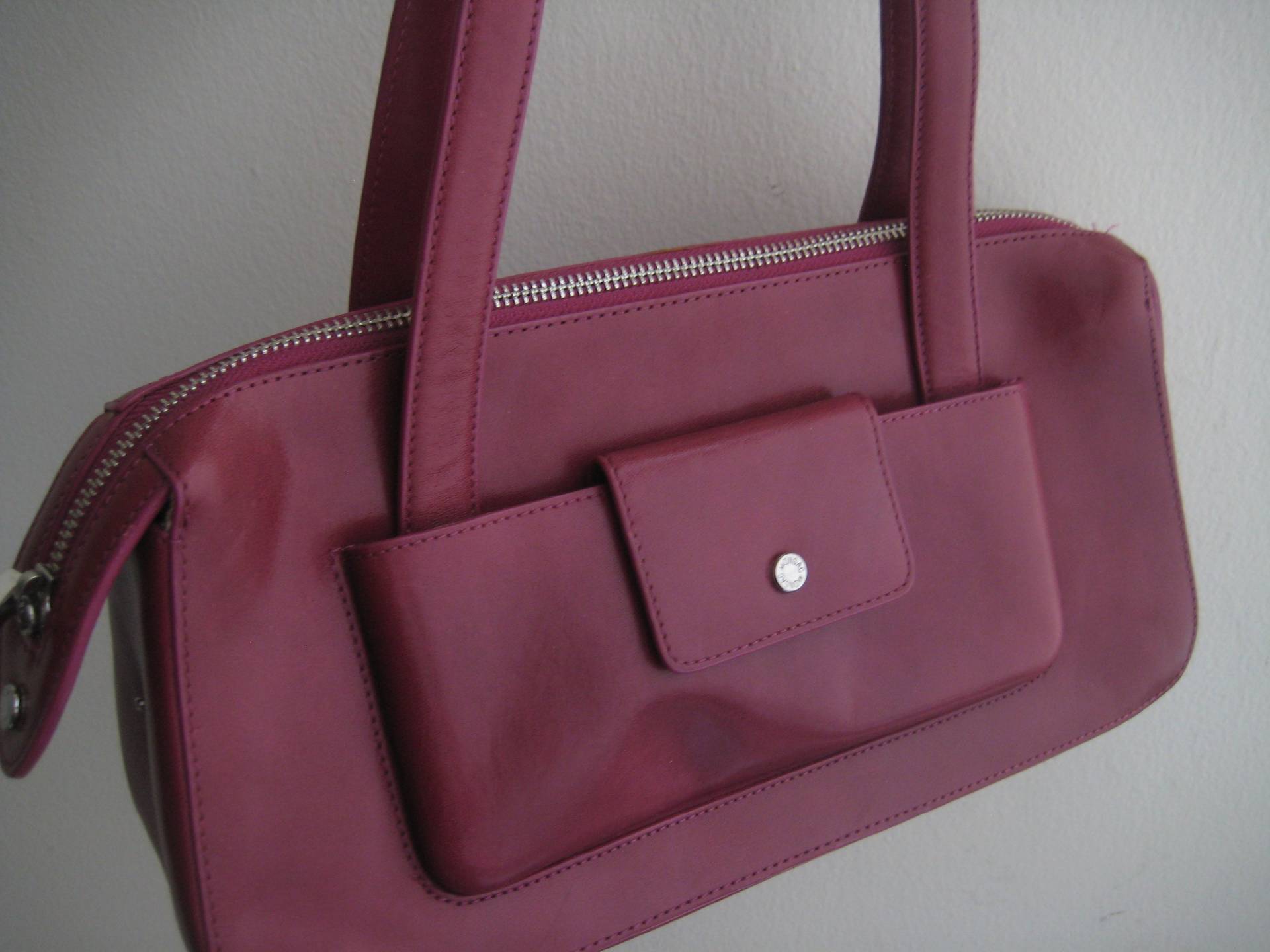 Hübsche Magenta Leder Umhängetasche Von Monsac von ClassicBagsSP