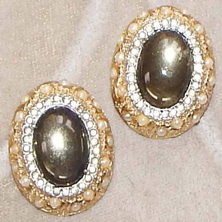 Smokey Grey Cabochon Vtg Ohrringe Von Nettie Rosenstein von ClassicBagsSP