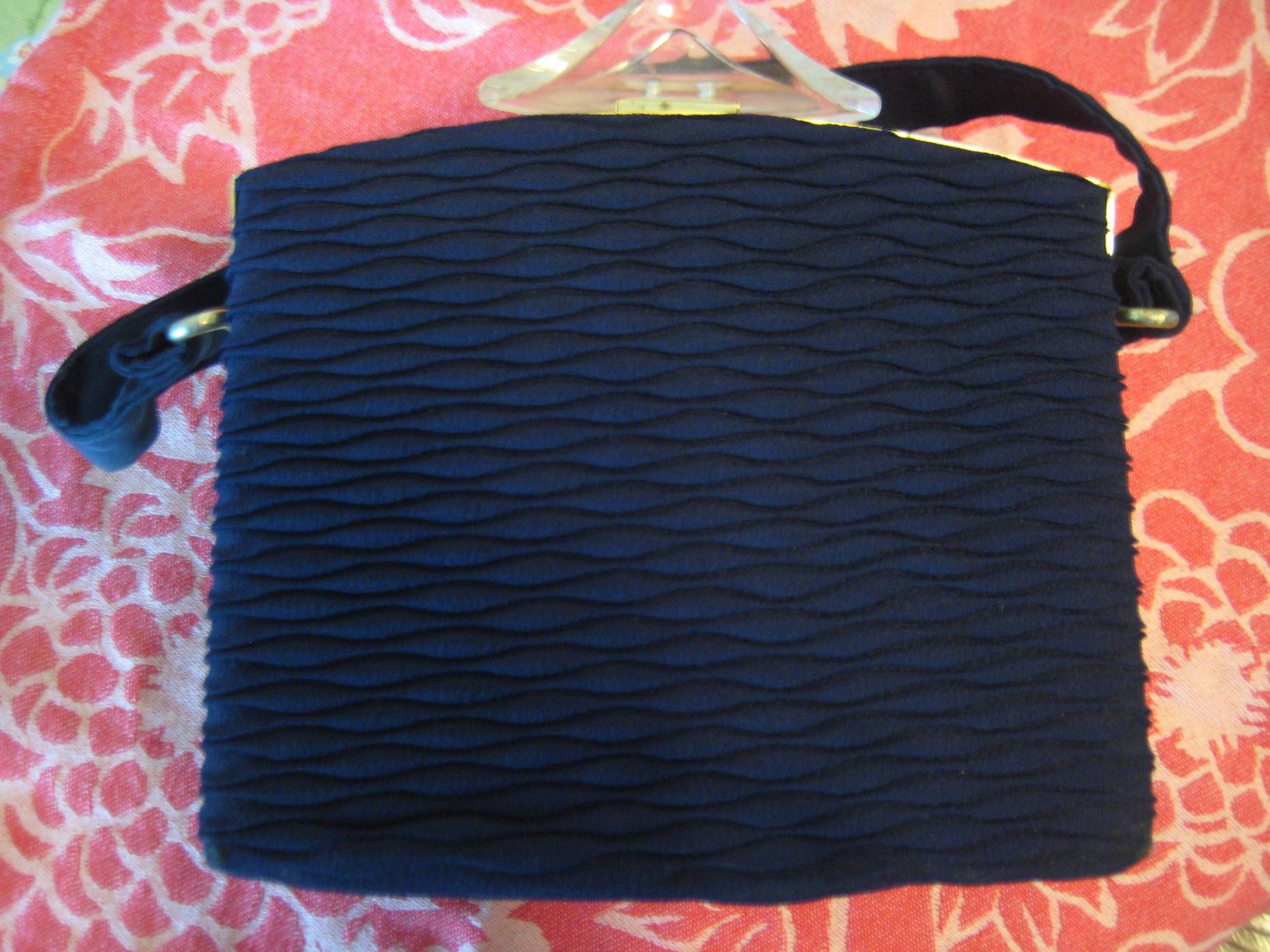 Vtg Blau Stoff Handtasche Mit Cool Lucite Latch von ClassicBagsSP