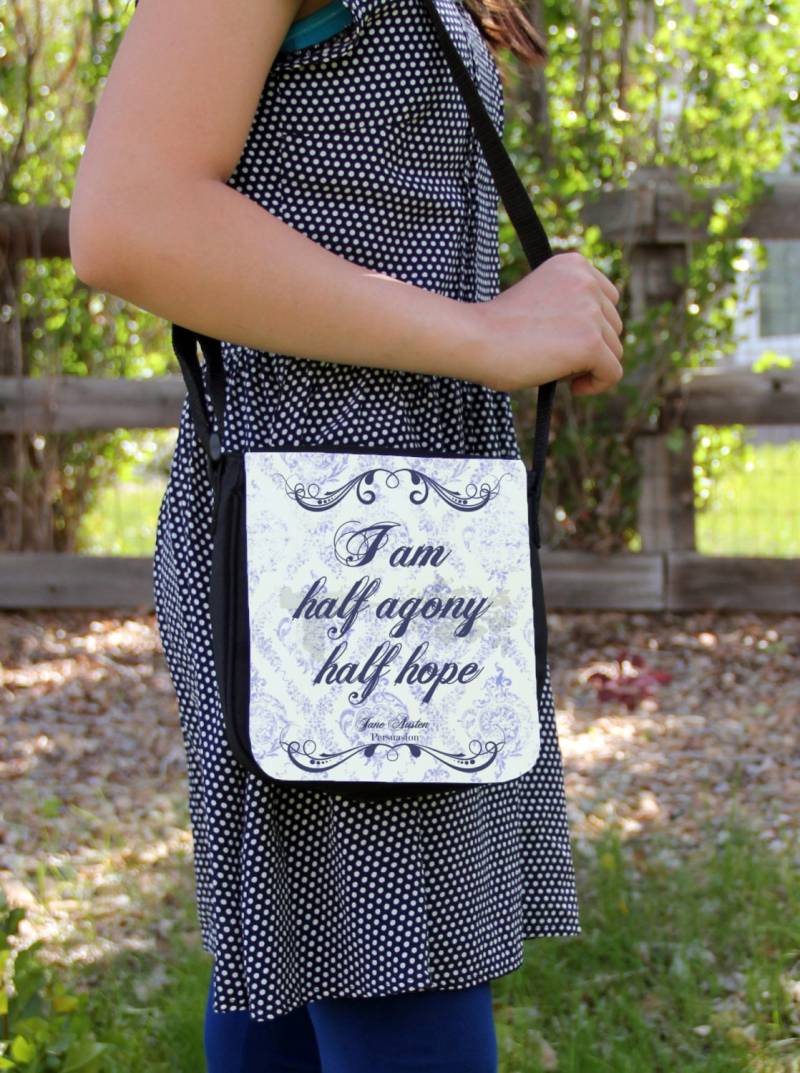 Halbe Qual, Halbe Hoffnung Umhängetasche Kleine Tasche von ClassicBookWallets