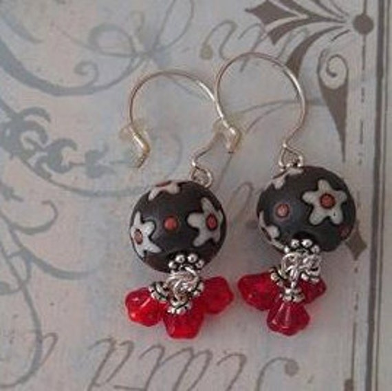 Verschiedene Ohrringe, Designs Und Materialien Verschiedene Ohrringe, Designs Und Materialien von ClassicJewelleryDesi