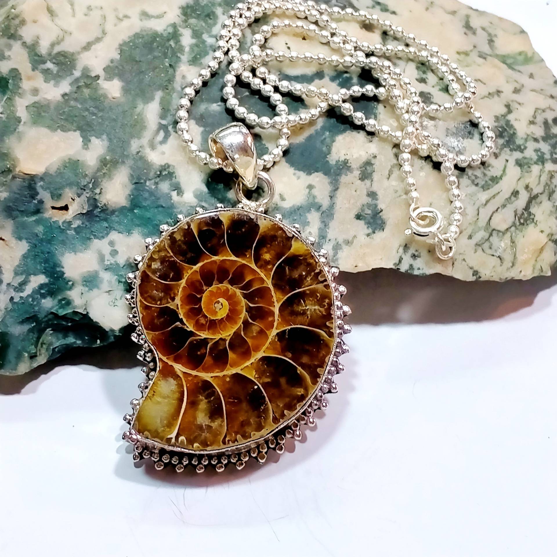 Ammonit Fossil Anhänger Halskette 925 Sterling Silber Handmade Geschenk Für Sie B135 von ClassicsgemsJewelry