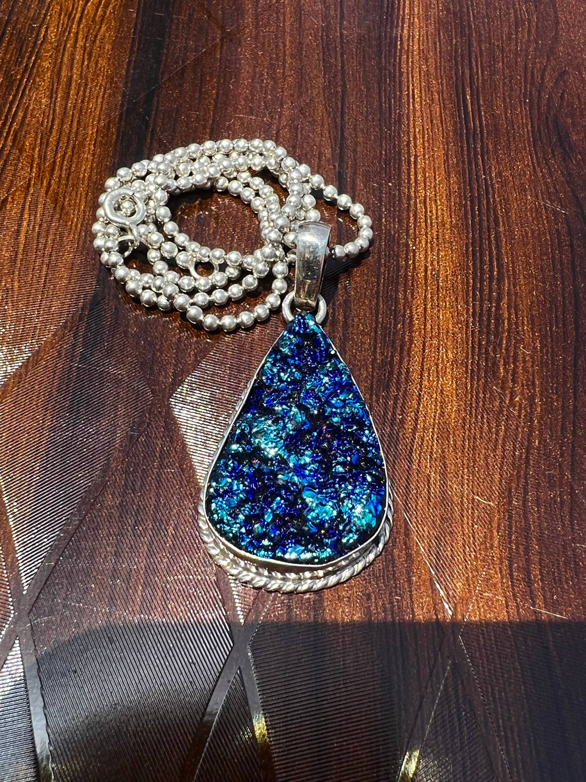 Blaue Anhänger Halskette Blau Druzy September Etwas Boy Mom Geschenk Brautjungfer B 276 von ClassicsgemsJewelry