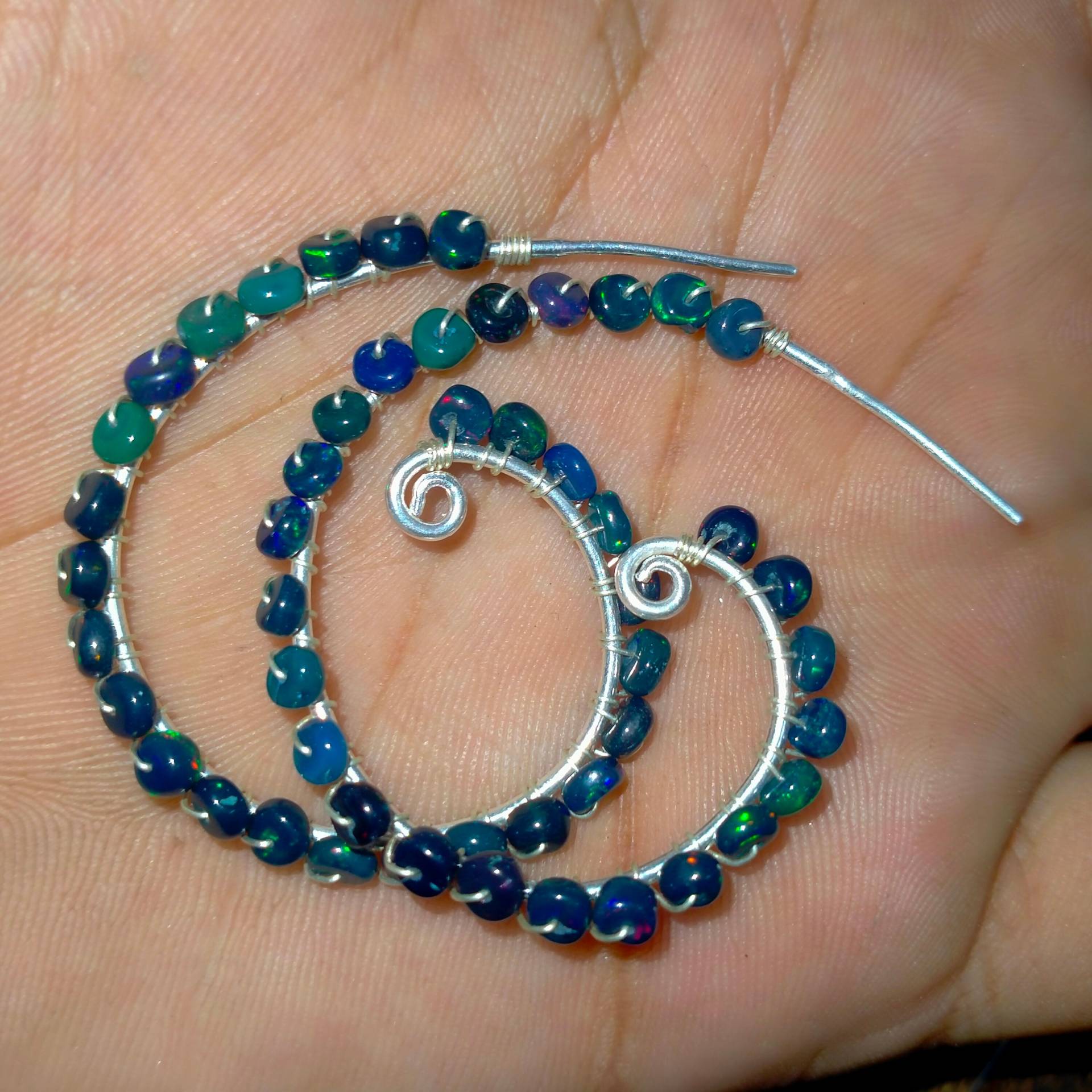 Schwarz Opal Ohrringe Welo Feueropal Silber Spirale von ClassicsgemsJewelry