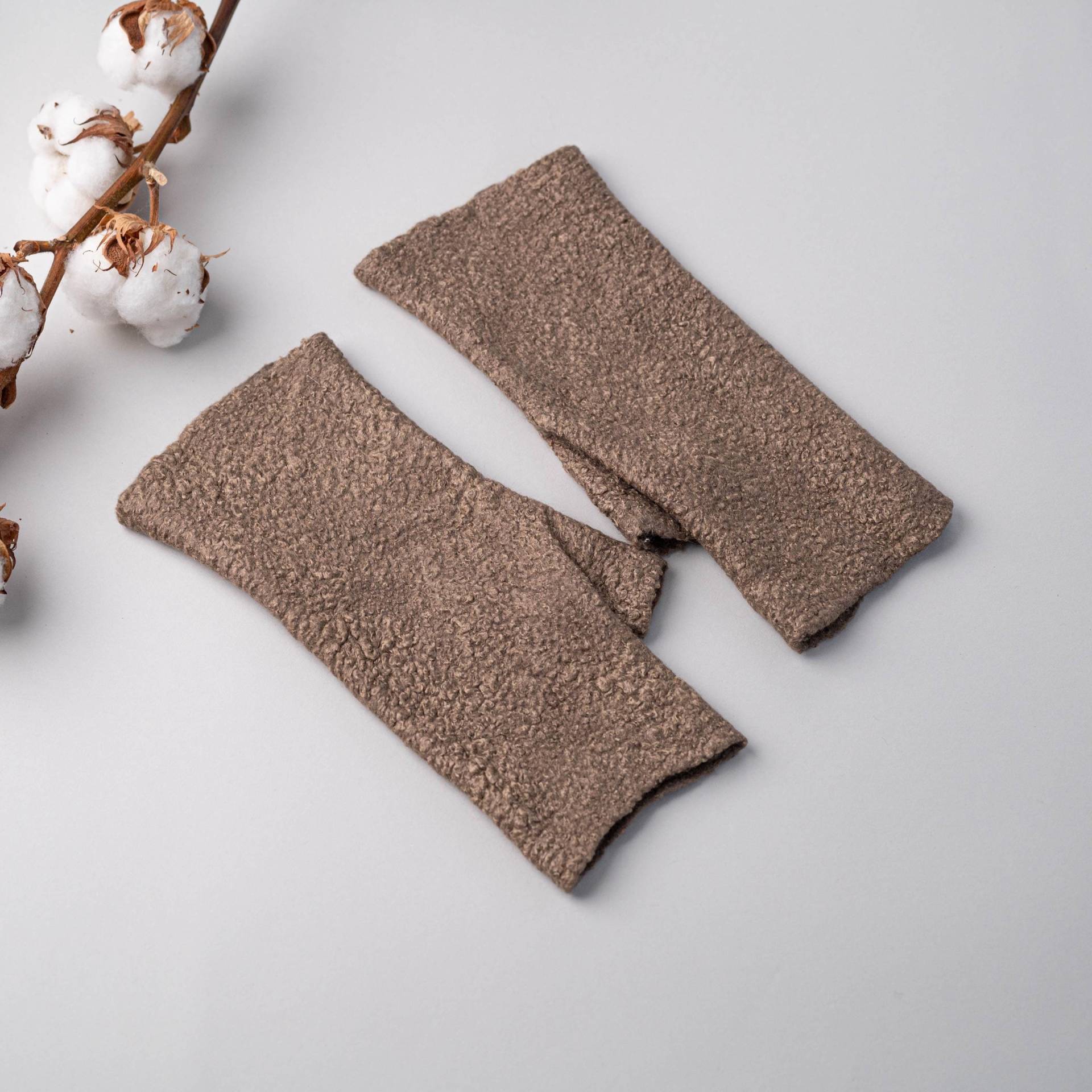 Taupe Armstulpen Für Damen - Handgemachte Neutrale Braune Beige Wollfäustlinge Geschenk Schwester, Mutter, Freundin von ClassyFelt