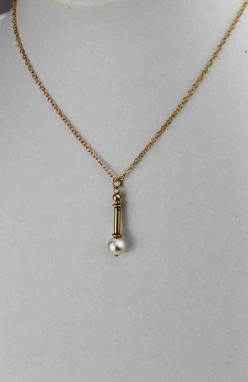 Gold Kette Halskette, Zarte Weiße Perle Goldkette, Perlenanhänger Zuchtperlen Goldanhänger von ClassyGlamDesigns