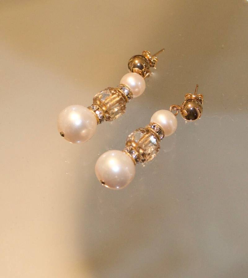 Perlenohrringe, Goldohrringe, Brautsatz, Perlen - Und Perlensatz, Perlenstabohrringe, Goldohrstecker Perlenohrringe, Goldohrringe, Brautsatz, Perlen - Und Perlensatz, Perlenstabohrringe, Goldohrstecker von ClassyGlamDesigns