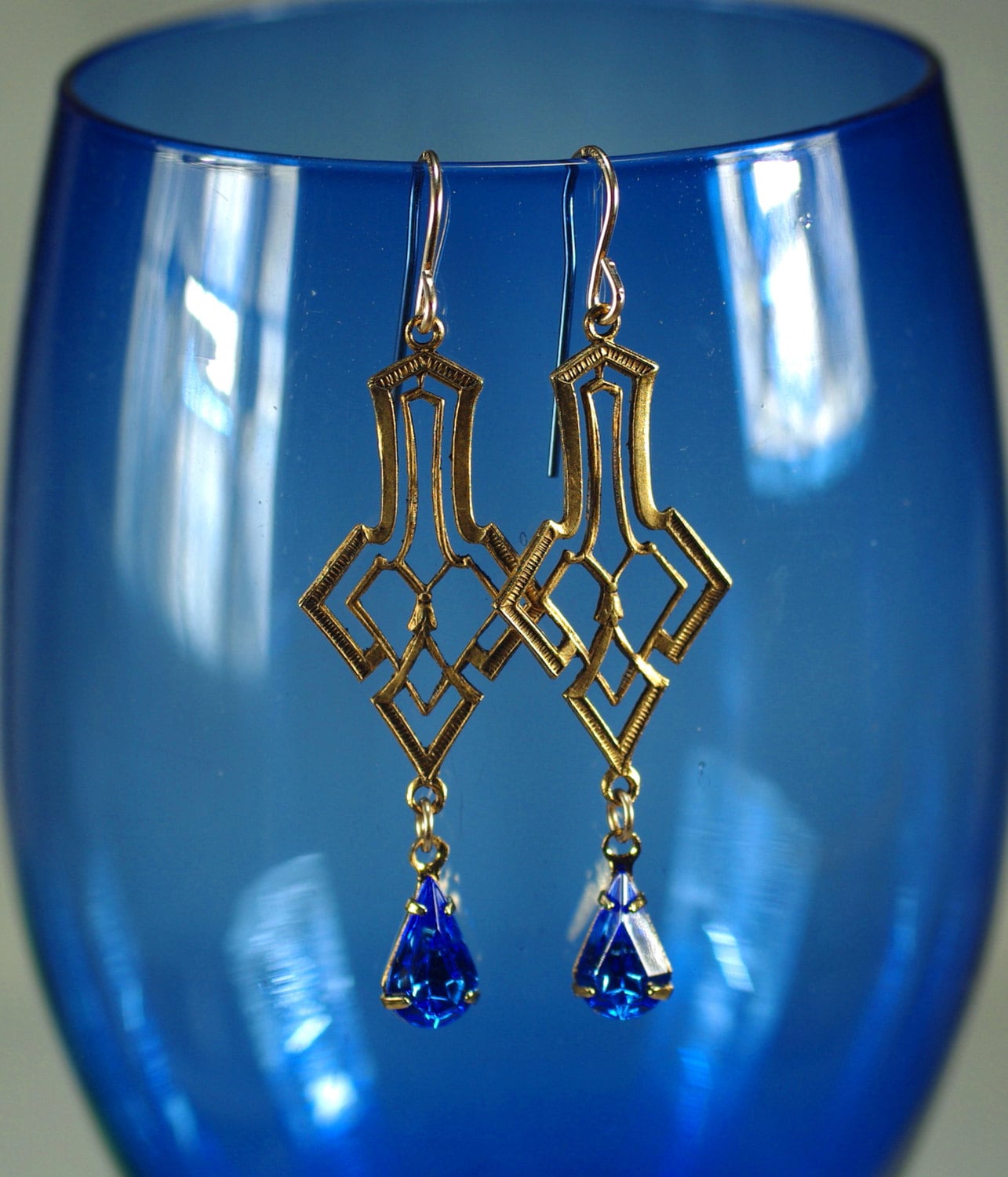 Art Deco Saphir Swarovski Ohrringe Einzigartige Kristalltropfen Gold Ohrringe Unter 20, Brautjungfer Schmuck Art Deco Saphir Swarovski Ohrringe Einzigartige Kristalltropfen Gold Ohrringe Unter 20, Brautjungfer Schmuck von ClassyLadyElaine