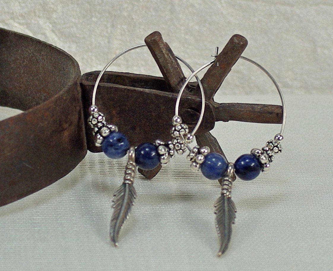 Sodalith & Sterlingsilber Feder Creolen Handgefertigter Edelstein Schmuck Sodalith & Sterlingsilber Feder Creolen Handgefertigter Edelstein Schmuck von ClassyLadyElaine