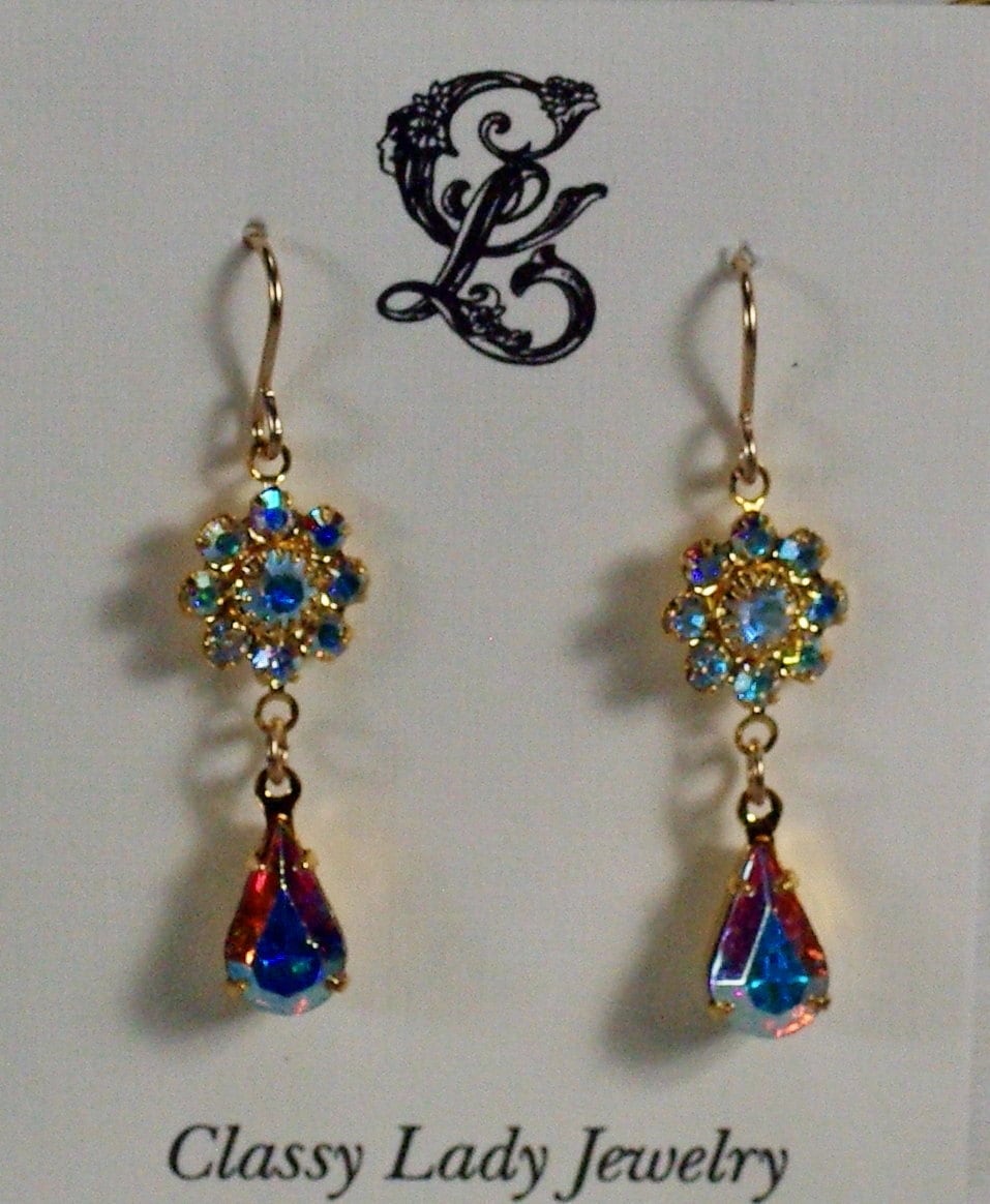 Swarovski Ab Kristall-Tränentropfen-Ohrringe Aurora Borealis Cluster Swarovski Ab Kristall-Tränentropfen-Ohrringe Aurora Borealis Cluster von ClassyLadyElaine