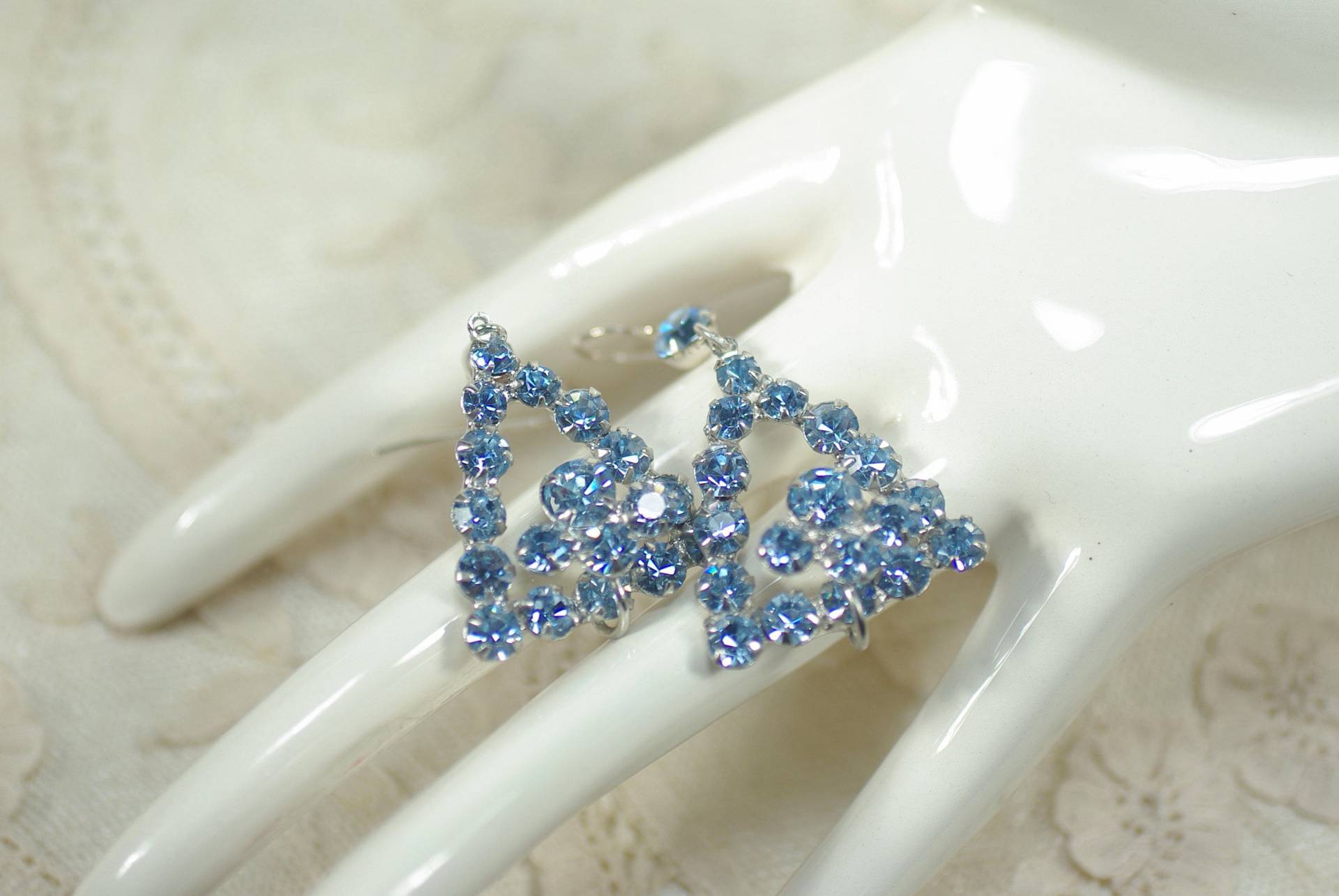 Vintage Blaue Strass Ohrhänger Upcycled 1950S Silber Ohrhänger Vintage Blaue Strass Ohrhänger Upcycled 1950S Silber Ohrhänger von ClassyLadyElaine