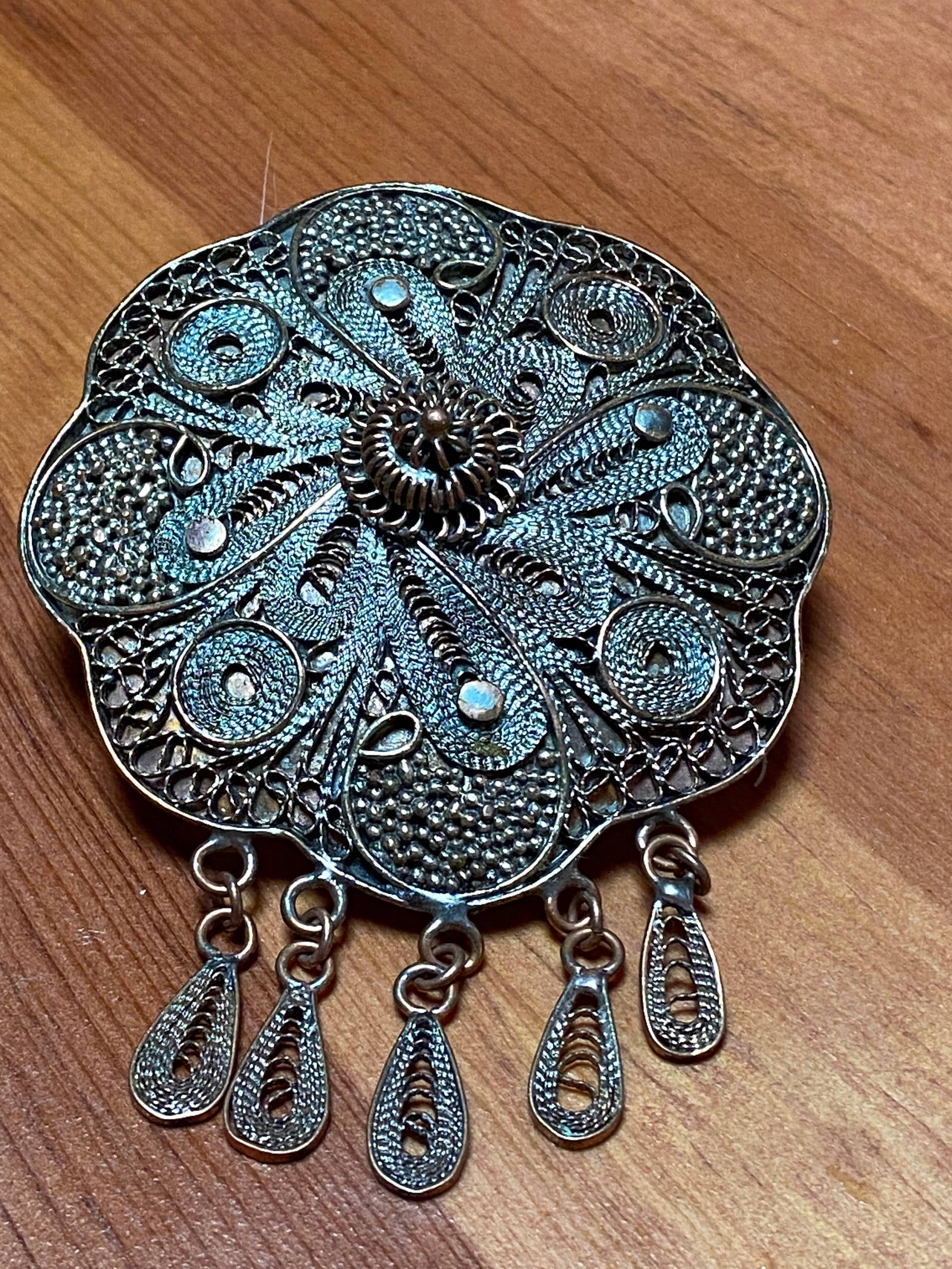 70Er Jahre Filigrane Brosche Anhänger Kupfer, Messing & Versilberte Tropfen von ClassyRagsVintage