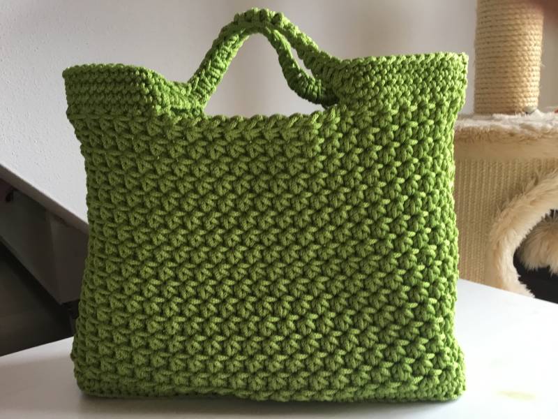 Gehäkelte Tasche in Hellgrün von ClaudiaSocksAndShoes