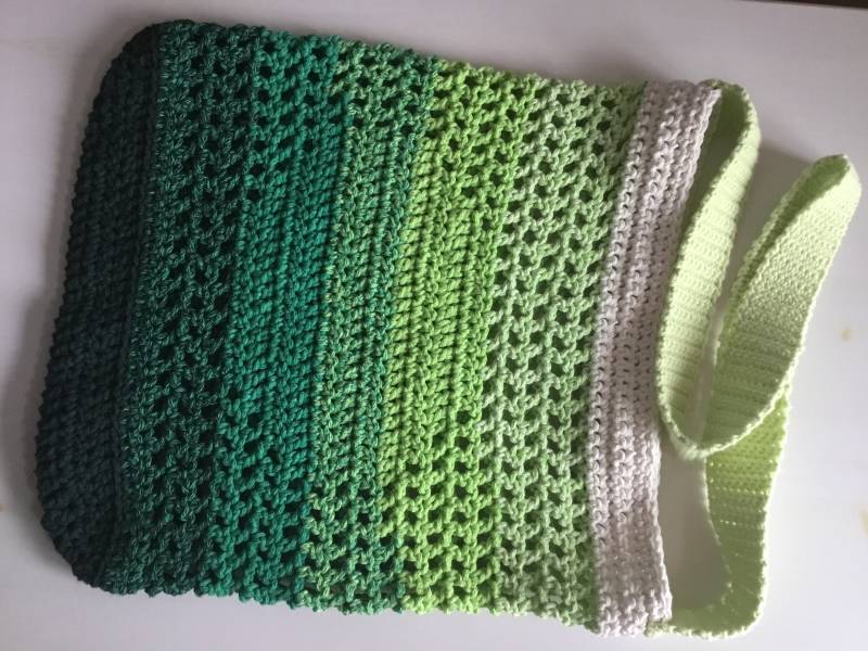 Gehäkelte Umhängetasche Aus Recyclinggarn Gehäkelte Umhängetasche Aus Recyclinggarn von ClaudiaSocksAndShoes