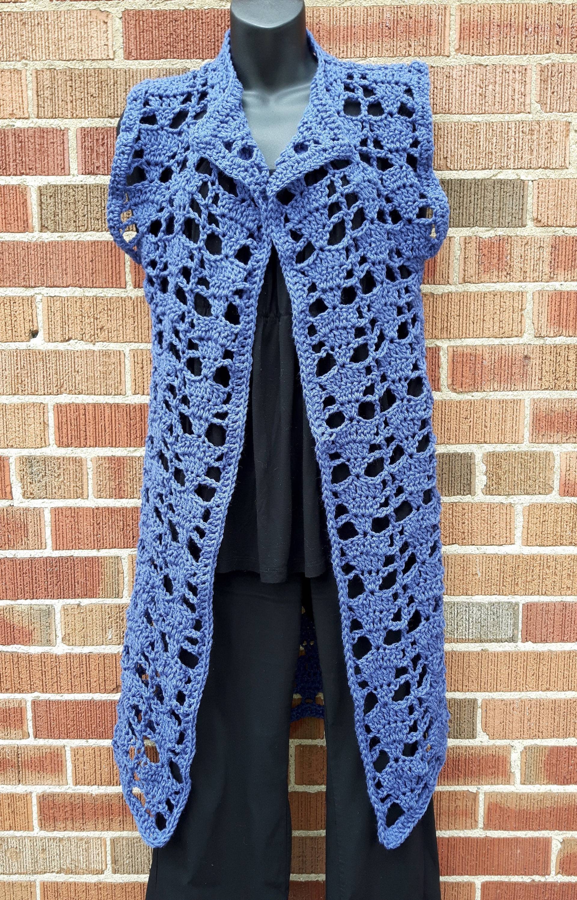 Blaue Häkelweste Mit Spitze Handgemachte Acryl-strickjacke von ClaudiasCrochet