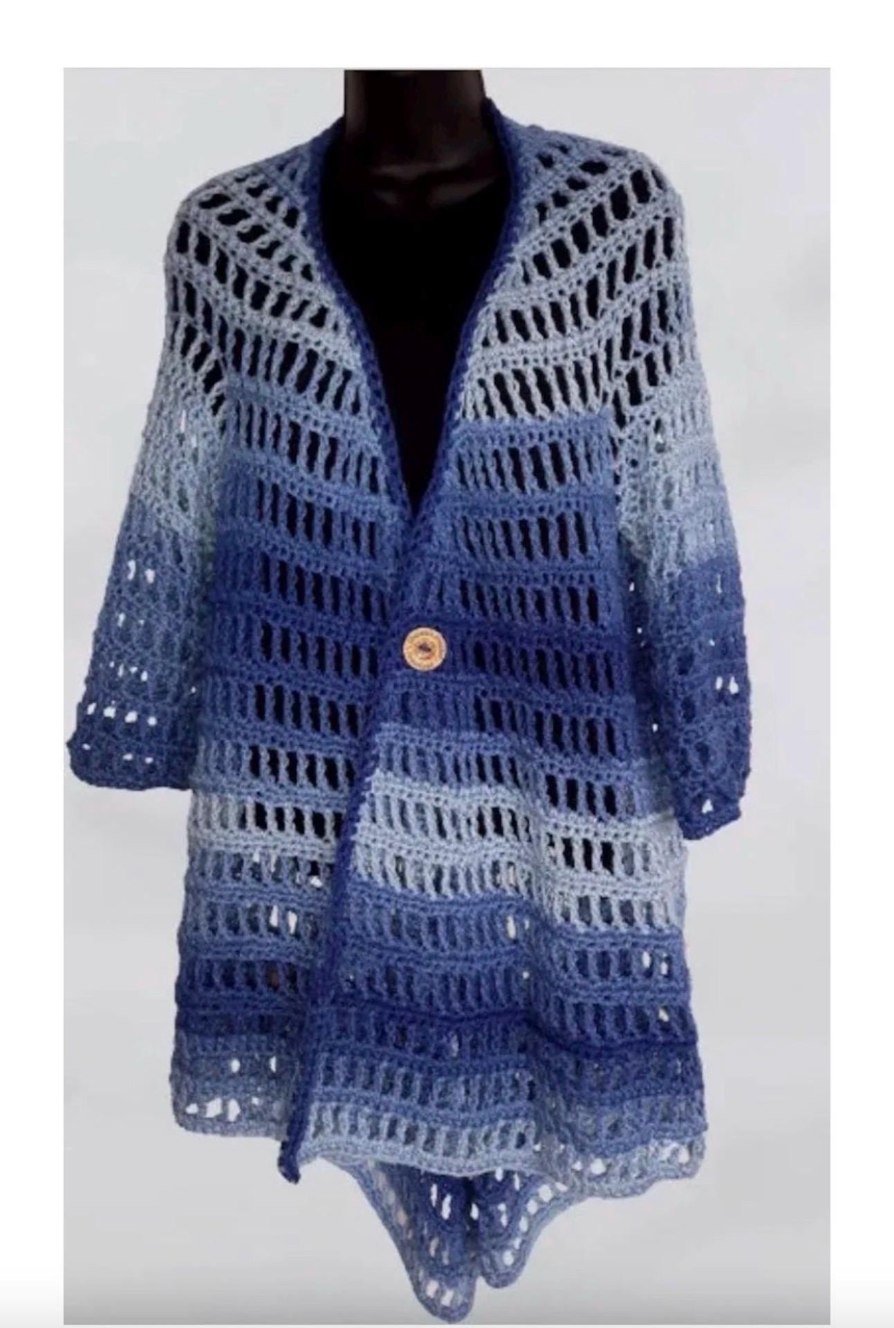 Blaue Ombre Gehäkelte Strickjacke, Lange Weste von ClaudiasCrochet