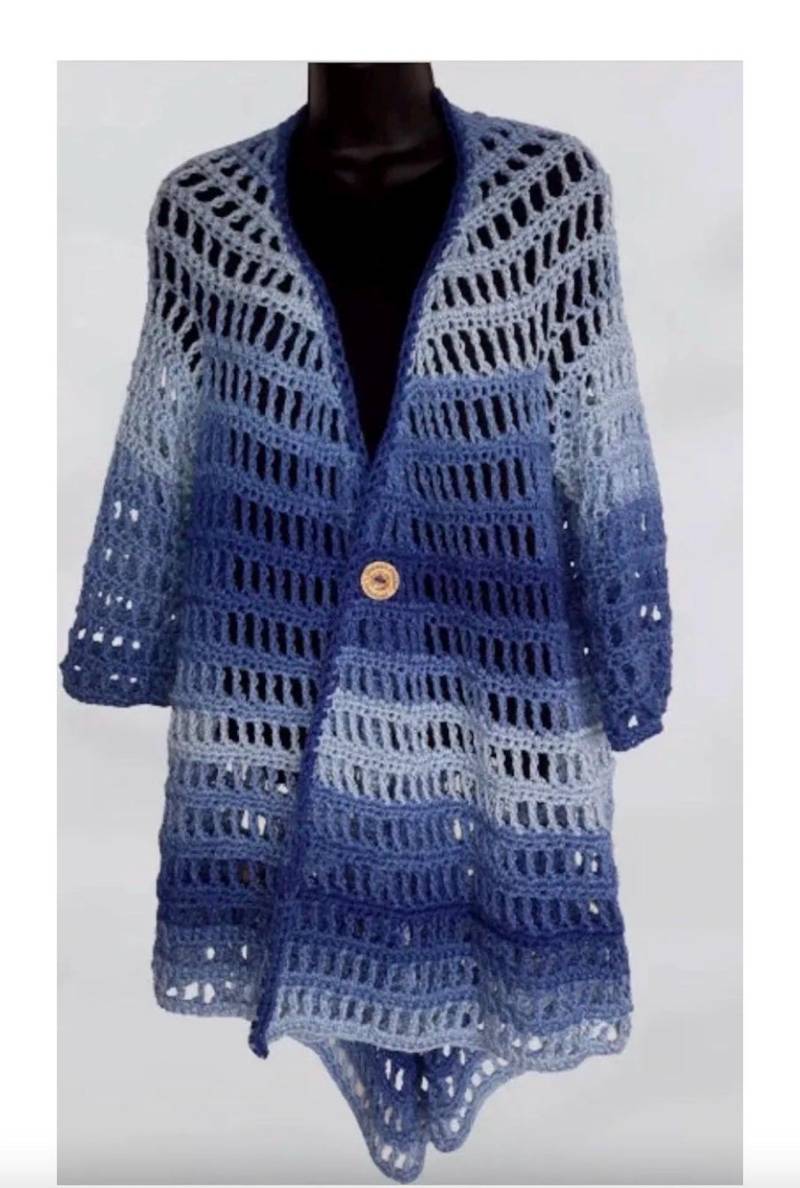 Blaue Ombre Gehäkelte Strickjacke, Lange Weste von ClaudiasCrochet
