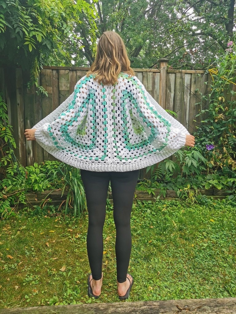 Sechseckiger Mantel, Oma Quadrat Sechseck-Strickjacke, Übergroße Jacke, Xl/2Xl Gehäkelte Strickjacke, Grandma Square Mantel von ClaudiasCrochet