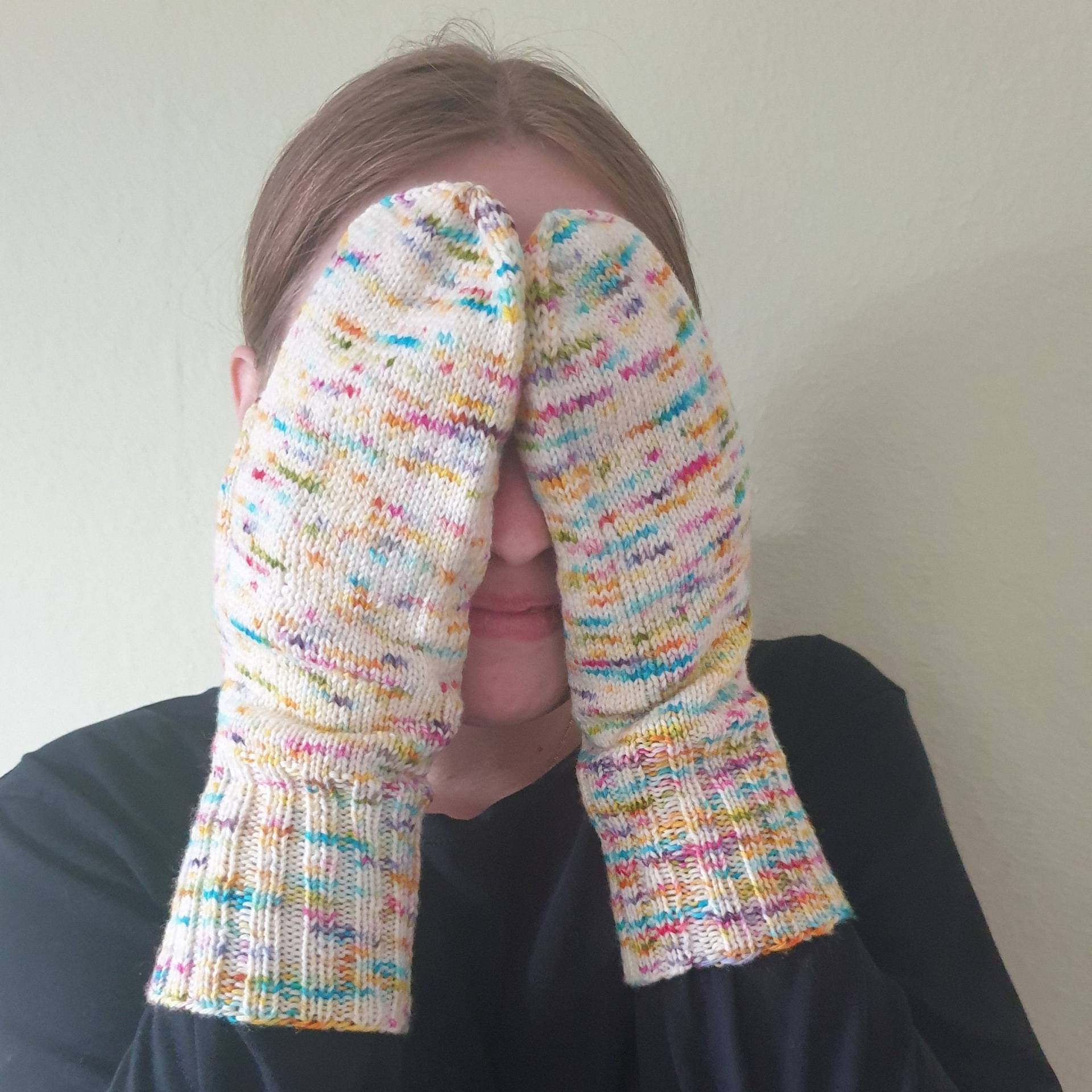 Handgestrickte Fäustlinge Mit Daumen Erwachsene Weiß Gelb Warm Gestrickt Handgestrickte Fäustlinge Mit Daumen Erwachsene Weiß Gelb Warm Gestrickt von ClaudisWollstube