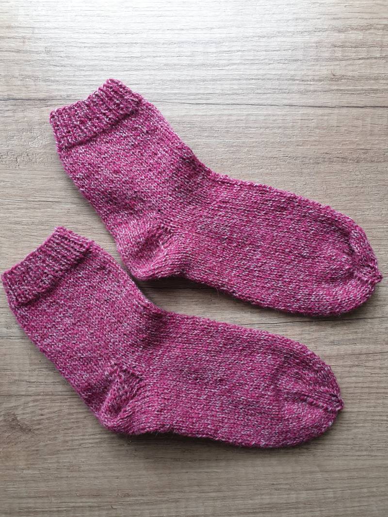 Handgestrickte Warme Kindersocken Gr 31 Beere von ClaudisWollstube