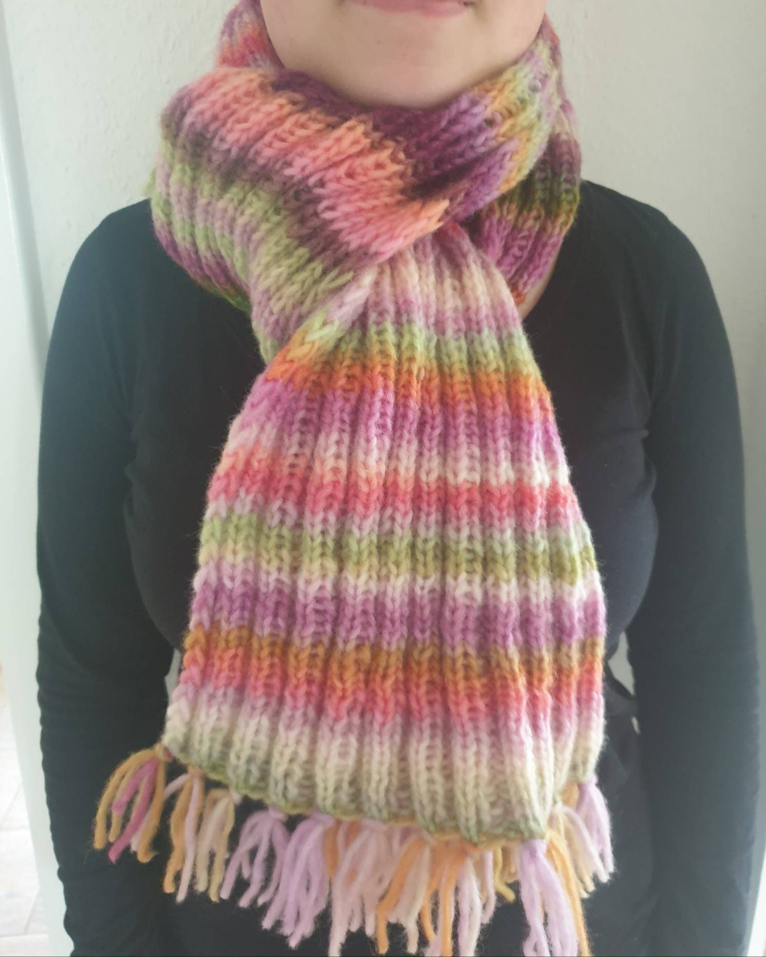 Handgestrickter Winterschal Fransen Langschal Warm Kuschelig Bunt Handgestrickter Winterschal Fransen Langschal Warm Kuschelig Bunt von ClaudisWollstube