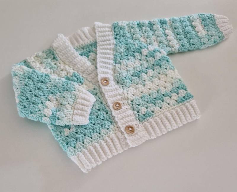 strickjacke Baby, Mintgrün, Größe 68 von ClavaniCrochet