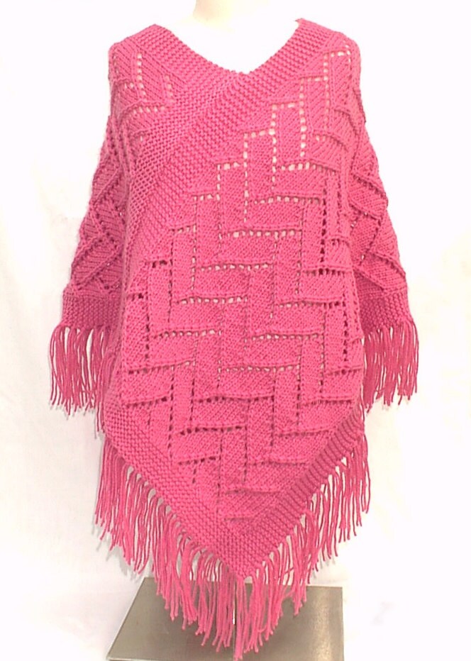 Handgestrickte Spitze Poncho Schal Wrap Rose Rosa Fransen von ClearlyChristine