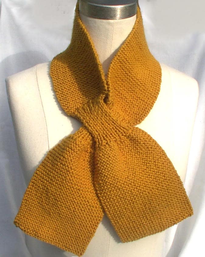 Schal Fliege Knoten Tasche Tuck in Gold Senf Gelb Handstricken Damen Jugendliche Wolle Schal Fliege Knoten Tasche Tuck in Gold Senf Gelb Handstricken Damen Jugendliche Wolle von ClearlyChristine