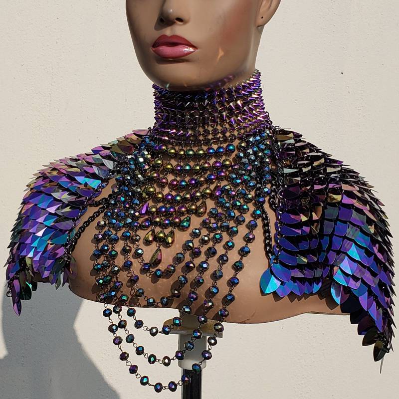 Irisierender Regenbogen Scalemail Kettengeschirr Schulter Pauldrons Stücke Scalemaille Armor Alternative Kleidung von Clearmilkdesign