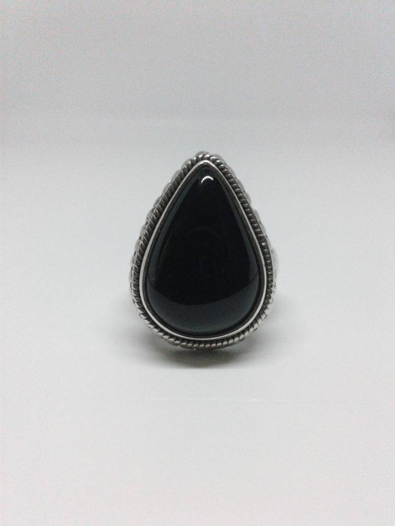 sterling Silber Und Onyx Teardrop Ring sterling Silber Und Onyx Teardrop Ring von CleavingAndWeaving