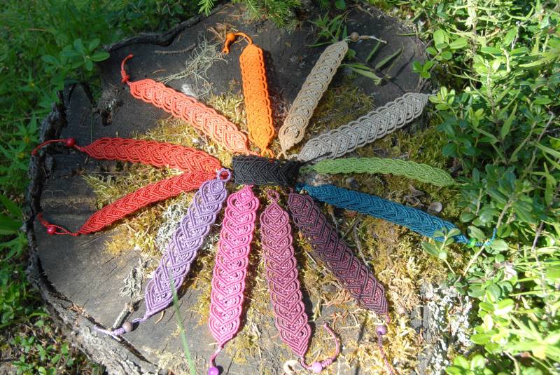 Mikro-Makramee-Armband „Spitzenherzen" Mikro-Makramee-Armband „Spitzenherzen" von ClemMacrame73