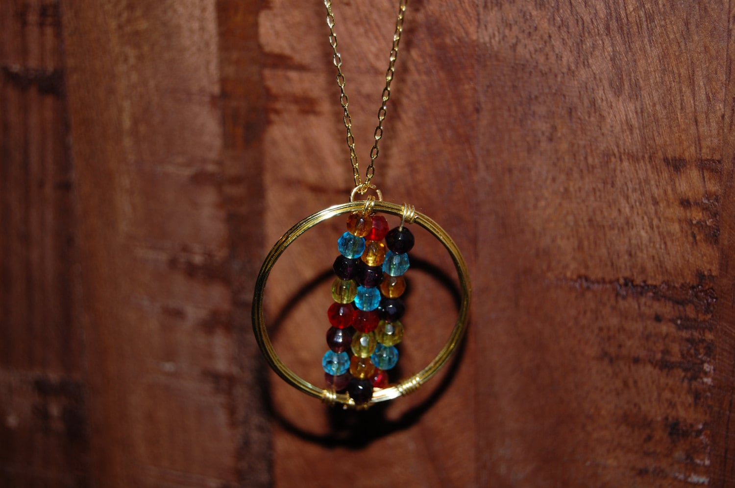 Golddraht Gewickelt Anhänger Halskette Mit Bunten Perlen Und 24 "Goldkette von ClementineAdornments