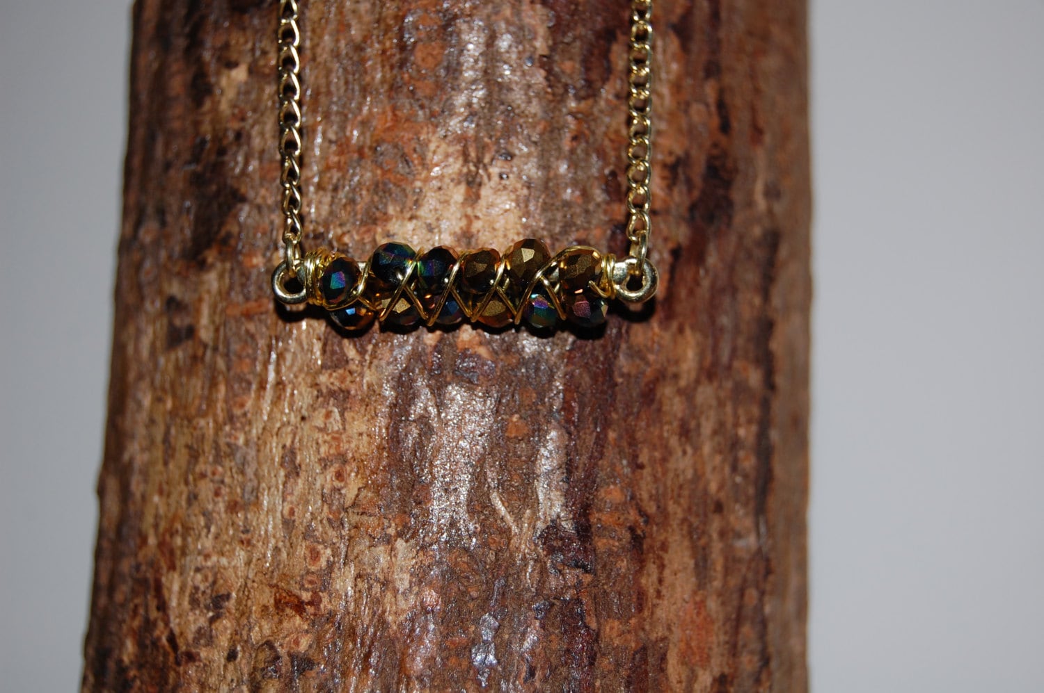 Perlenkette Mit Gold Irisierenden Perlen Und 23 cm Goldkette von ClementineAdornments