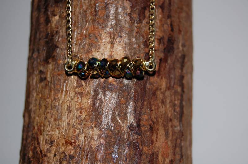 Perlenkette Mit Gold Irisierenden Perlen Und 23 cm Goldkette Perlenkette Mit Gold Irisierenden Perlen Und 23 cm Goldkette von ClementineAdornments