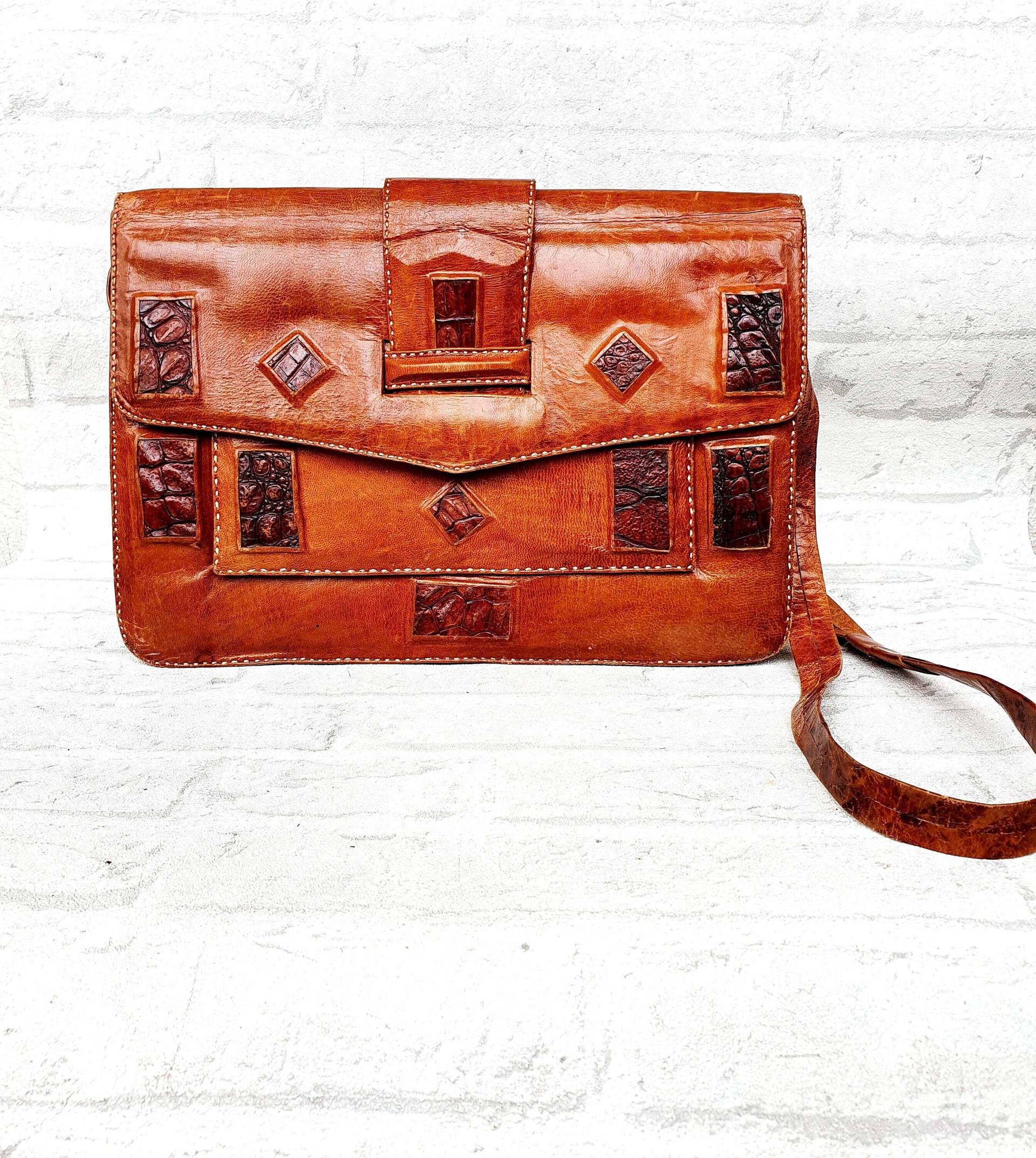 Braune Ledertasche Satteltasche Vintage Umhängetasche 90Er Leder Handtasche Damentasche Festivaltasche Boho Bag Crossbody von Cleopatravintage