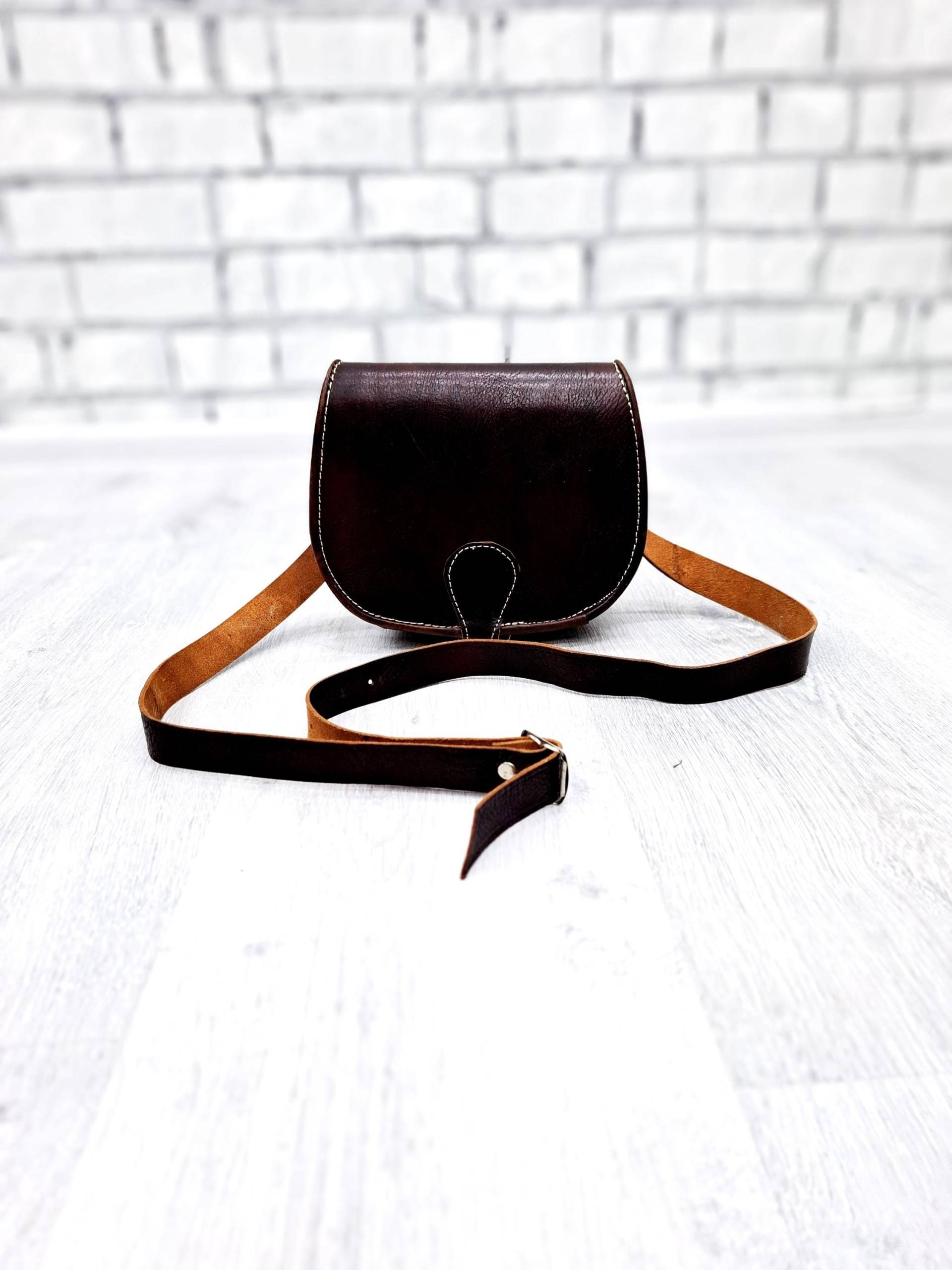 Kleine Satteltasche Boho Leder Handtasche Umhängetasche Damentasche Braun Ledertasche Crossbody Bag von Cleopatravintage