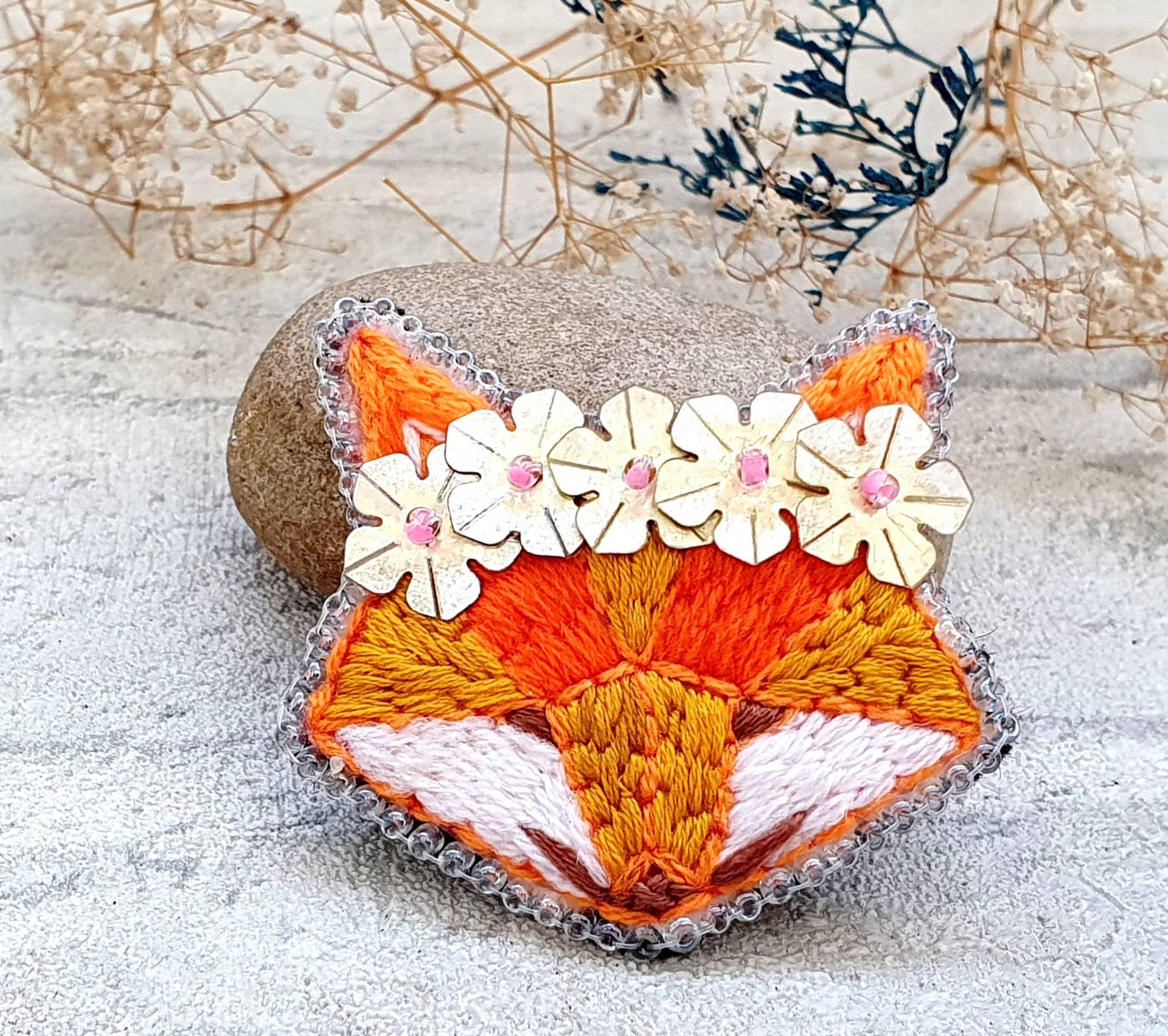 Schwester Geschenk Handstickerei Brosche Fuchs Damen Schmuck Tier Pin Bestickte Schwester Geschenk Handstickerei Brosche Fuchs Damen Schmuck Tier Pin Bestickte von Cleopatravintage