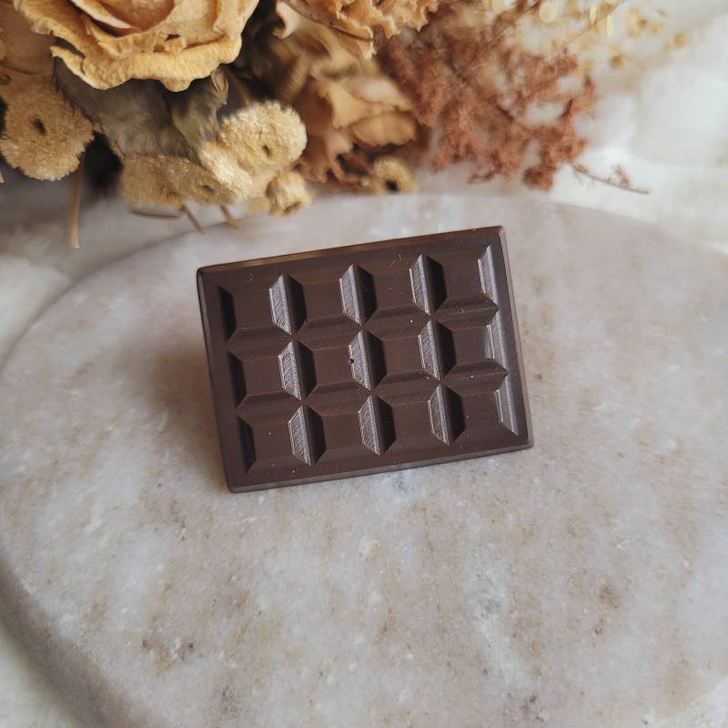 Anstecknadel Aus Dunklem Schokoladenharz - Gourmet-Trompe-L'œil-Brosche, Lustiges Und Originelles Accessoire von CleopheaResinea